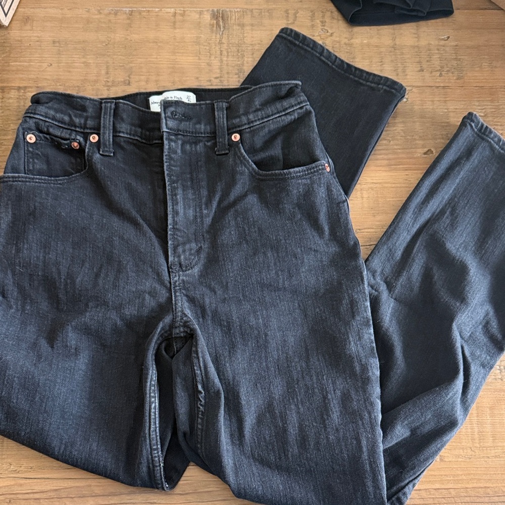 ABERCROMBIE & FITCH 90s Straight Ultra High Rise